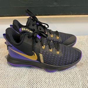 Nike LeBron witness high top sneakers